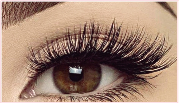 eyelash extension style for almond eyes
